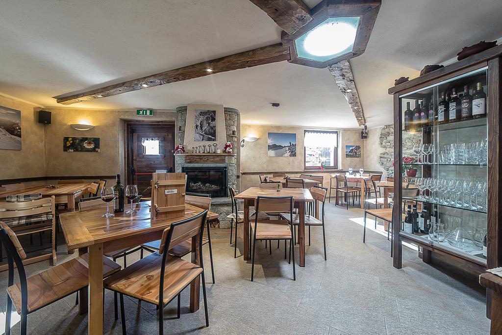 Alpe Rebelle Bed & Breakfast Bionaz Bagian luar foto