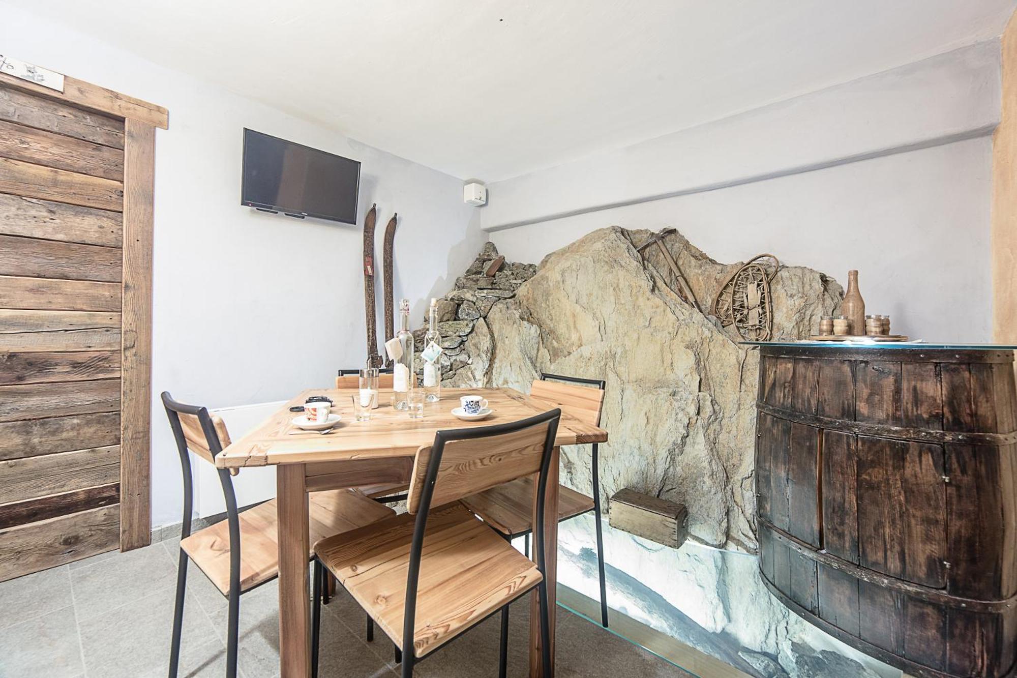 Alpe Rebelle Bed & Breakfast Bionaz Bagian luar foto