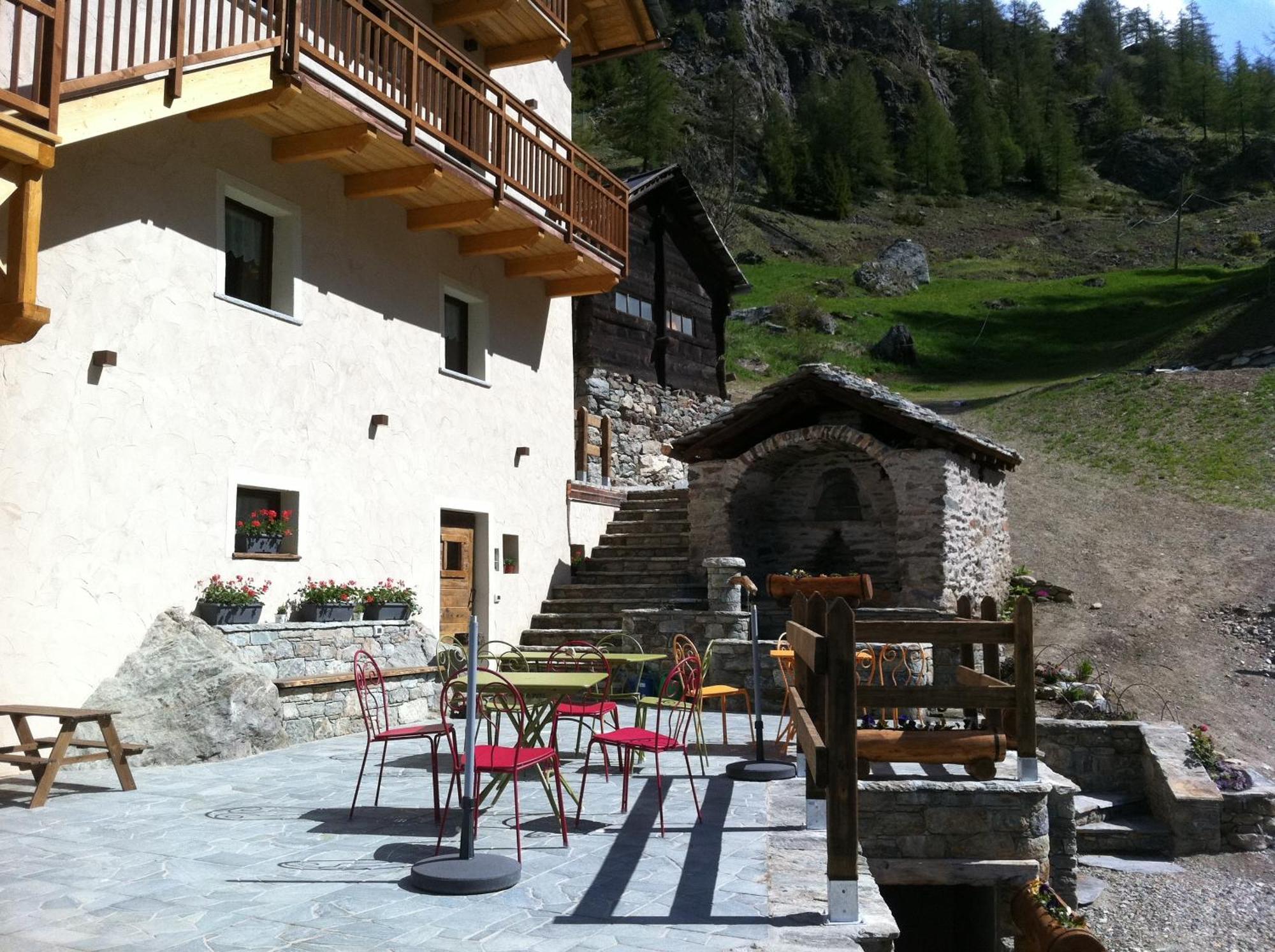 Alpe Rebelle Bed & Breakfast Bionaz Bagian luar foto