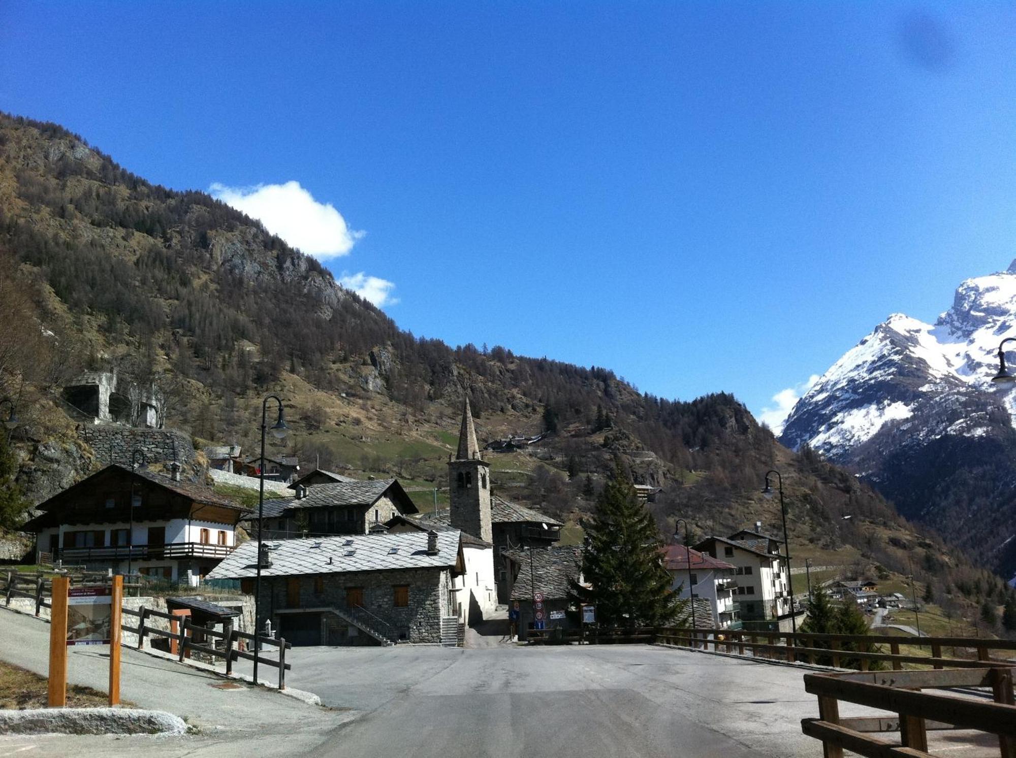 Alpe Rebelle Bed & Breakfast Bionaz Bagian luar foto