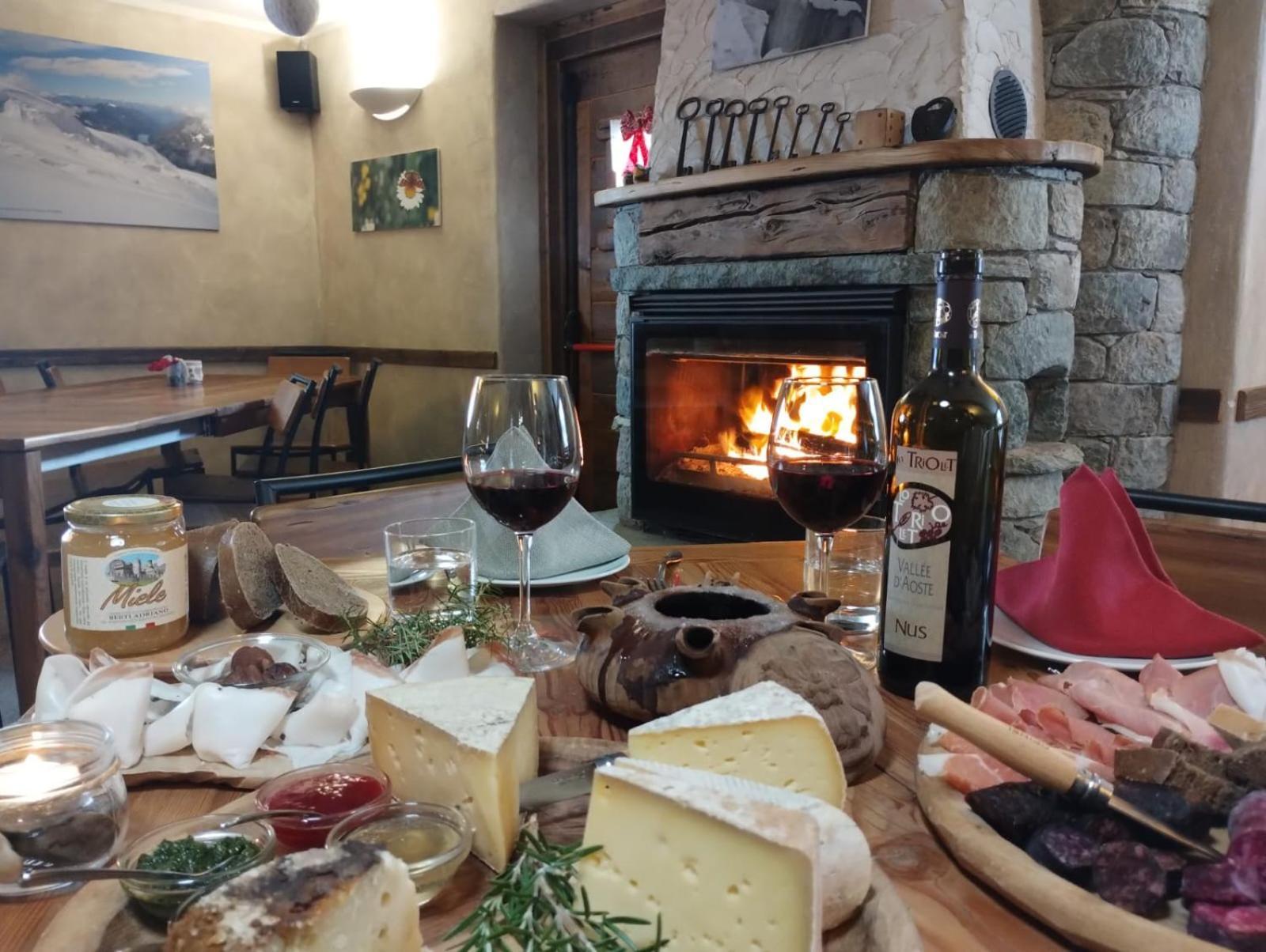 Alpe Rebelle Bed & Breakfast Bionaz Bagian luar foto
