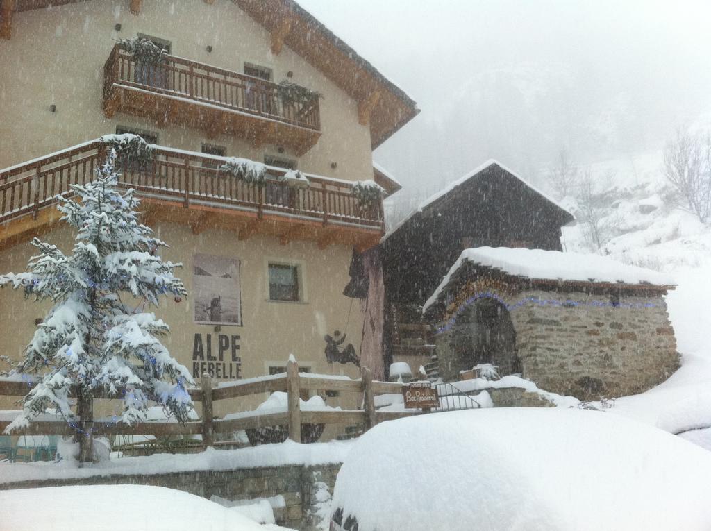 Alpe Rebelle Bed & Breakfast Bionaz Bagian luar foto