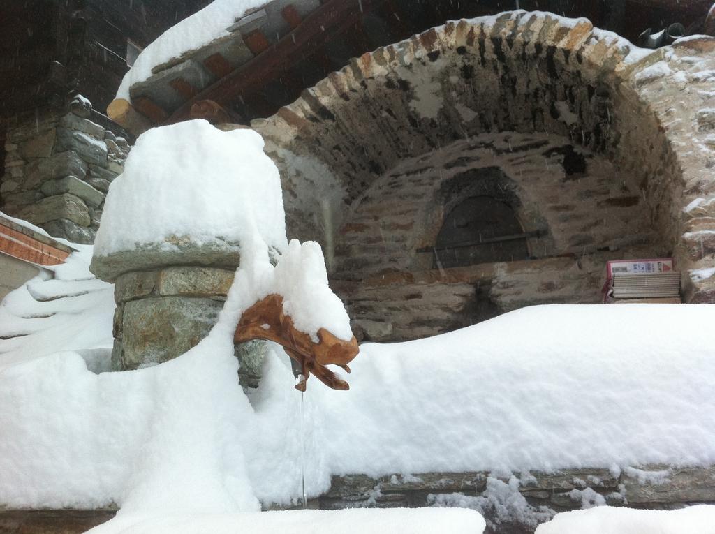 Alpe Rebelle Bed & Breakfast Bionaz Bagian luar foto