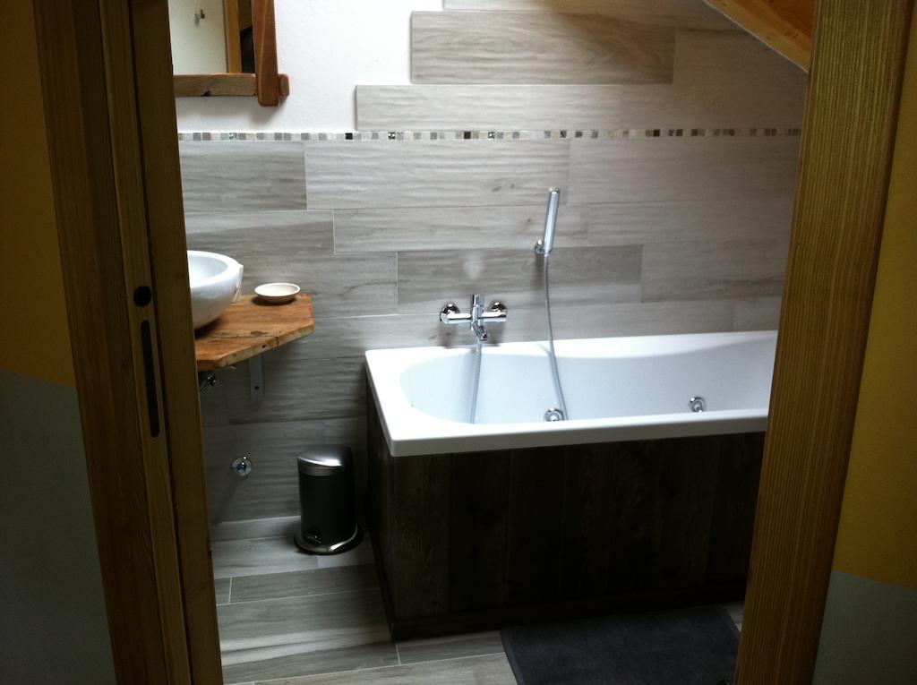 Alpe Rebelle Bed & Breakfast Bionaz Ruang foto