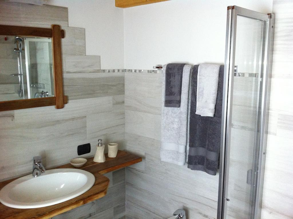 Alpe Rebelle Bed & Breakfast Bionaz Ruang foto
