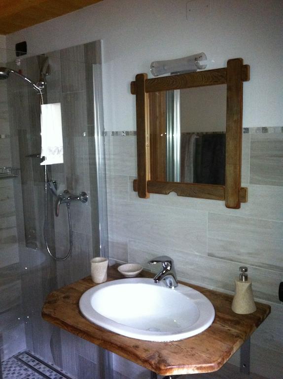 Alpe Rebelle Bed & Breakfast Bionaz Ruang foto