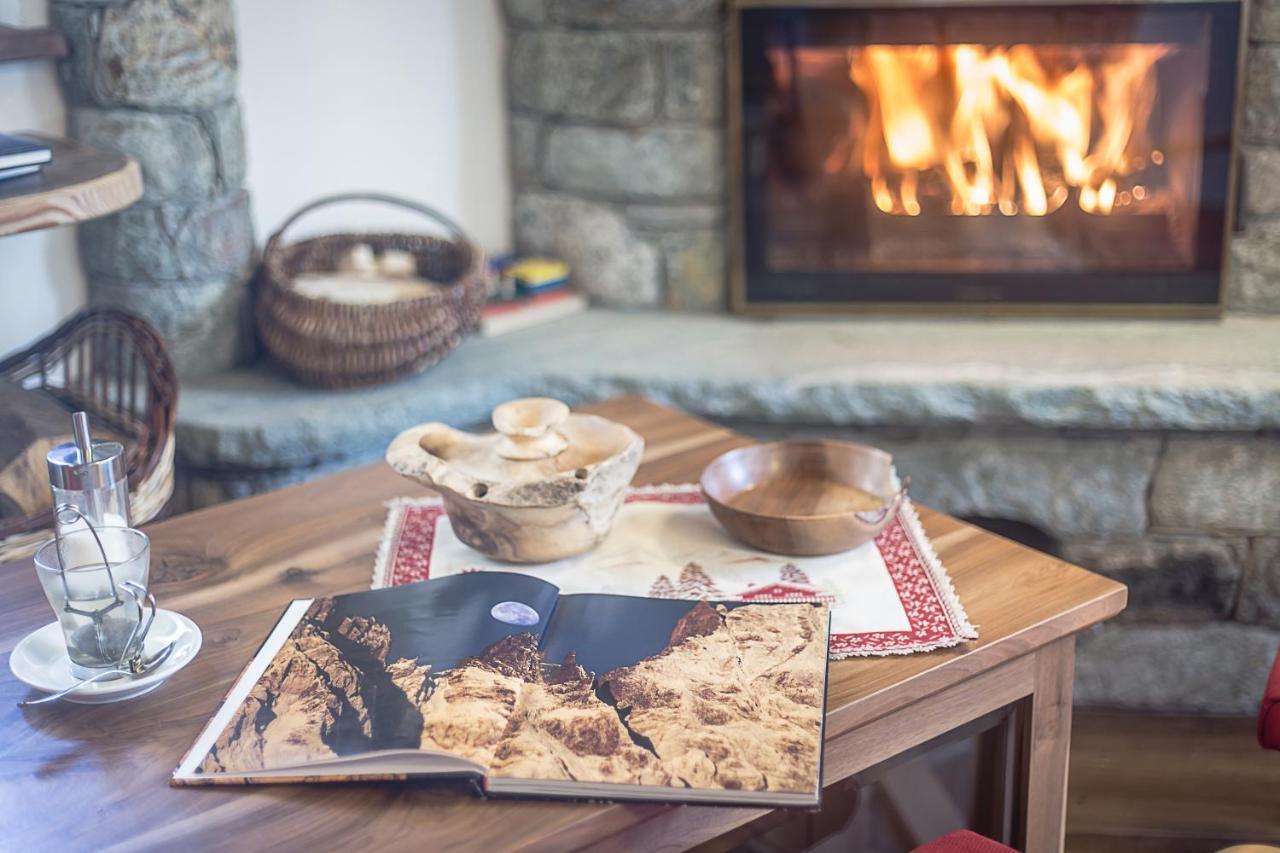 Alpe Rebelle Bed & Breakfast Bionaz Bagian luar foto